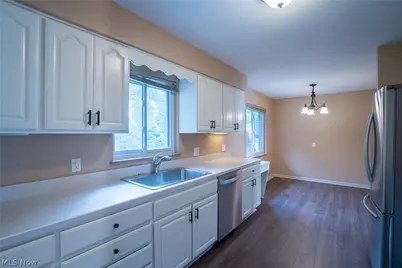 320 Justo Lane, Green Hills, OH 44131 - Photo 11