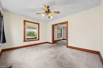 247 W Summit Street, Alliance, OH 44601 - Photo 9