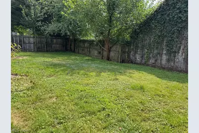2308 42nd Street NW, Canton, OH 44709 - Photo 3