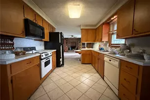 4170 Maplelynn St SW, Canton, OH 44706 - Photo 9