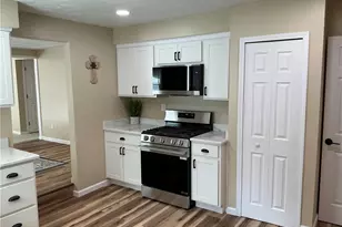 39569 Calann Dr, Elyria, OH 44035 - Photo 3