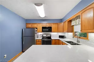 380 Naples Dr, Elyria, OH 44035 - Photo 15