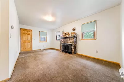 649 Sheffield Road, Sheffield Lake, OH 44054 - Photo 7