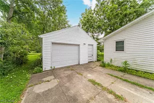 649 Sheffield Rd, Sheffield Lake, OH 44054 - Photo 3