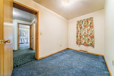 649 Sheffield Road, Sheffield Lake, OH 44054 - Photo 15