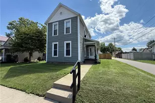 839 Locust St, Coshocton, OH 43812 - Photo 1