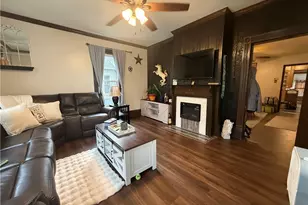 839 Locust St, Coshocton, OH 43812 - Photo 9