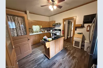 839 Locust Street, Coshocton, OH 43812 - Photo 5