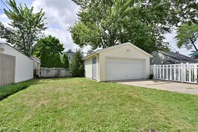2096 Reveley Avenue, Oakwood, OH 44107 - Photo 33