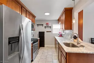 1556 Campbell St, Cuyahoga Falls, OH 44223 - Photo 9