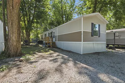 4516 Navarre Road SW #13, Canton, OH 44706 - Photo 1