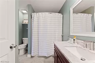 838 Overlook Ridge Dr, Loveland, OH 44109 - Photo 15