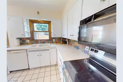 615 Edison Street, Struthers, OH 44471 - Photo 7