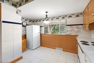 1078 Oakland Ave, Akron, OH 44310 - Photo 15