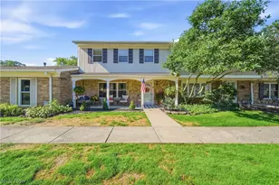 2137 Beechtree Dr, Uniontown, OH 44685 - Photo 1