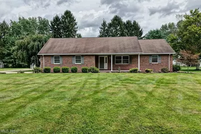 3446 South Avenue SE, New Philadelphia, OH 44663 - Photo 1