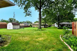 5669 Beacon Hill Dr, Green Hills, OH 44131 - Photo 5