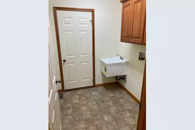 1322 Meadowbrook Drive, Dover, OH 44622 - Photo 9