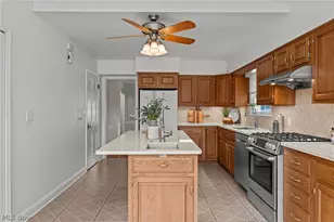 225 Melbourne Ave, Akron, OH 44313 - Photo 17