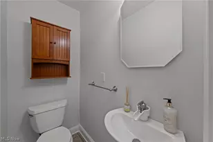 225 Melbourne Ave, Akron, OH 44313 - Photo 27