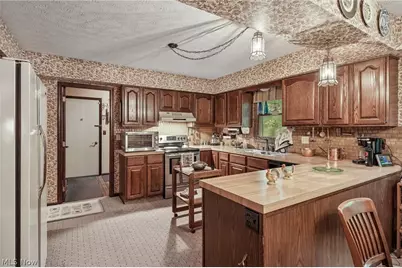 4188 Idlebrook Drive, Akron, OH 44333 - Photo 9