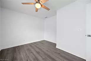 2059 W 34th Pl, Loveland, OH 44113 - Photo 15