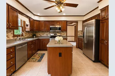 2975 Vincent Drive, Green Hills, OH 44131 - Photo 5