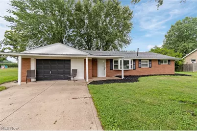 7660 Lakefield Street, Louisville, OH 44641 - Photo 3