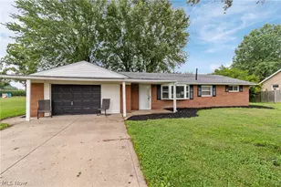 7660 Lakefield St, Louisville, OH 44641 - Photo 3