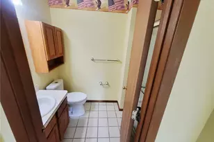 8671 Scenicview Dr, Grandview Heights, OH 44147 - Photo 5