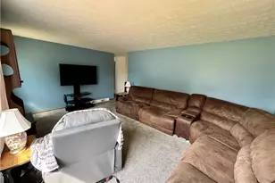 360 Trump Ave NE, East Canton, OH 44730 - Photo 5