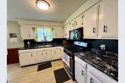 360 Trump Avenue NE, East Canton, OH 44730 - Photo 7