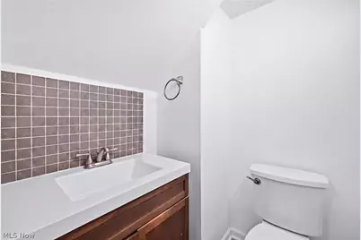 723 Dresden Drive, Hubbard, OH 44425 - Photo 23