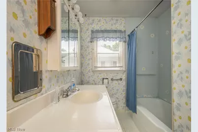 189 36th Street SW, Barberton, OH 44203 - Photo 21