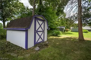 189 36th St SW, Barberton, OH 44203 - Photo 7