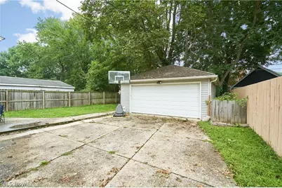 183 S Frank Boulevard, Akron, OH 44313 - Photo 17