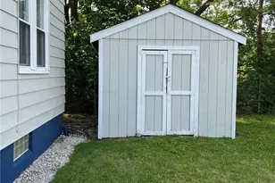 784 Rosamond Ave, Akron, OH 44307 - Photo 23
