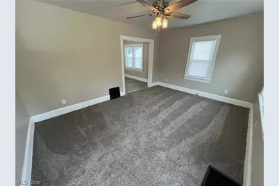 784 Rosamond Avenue, Akron, OH 44307 - Photo 5