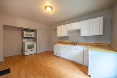 126 Willis Avenue, Jefferson, OH 44047 - Photo 3