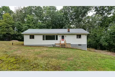 5300 Greenridge Rd, New Philadelphia, OH 44663 - Photo 1