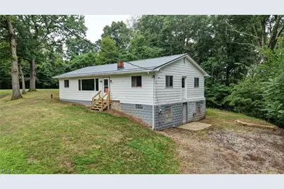 5300 Greenridge Rd, New Philadelphia, OH 44663 - Photo 3