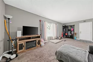222 E Howard St, Willard, OH 44890 - Photo 13