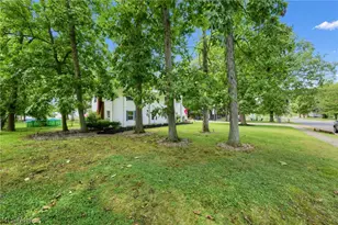 222 E Howard St, Willard, OH 44890 - Photo 9