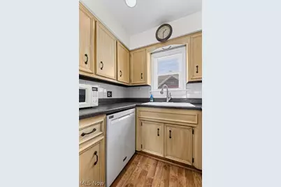 1392 Indianola Avenue, Akron, OH 44305 - Photo 11