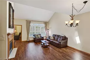 801 Gardenstone Cir, Tallmadge, OH 44278 - Photo 5