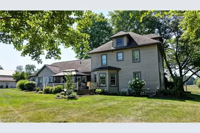 10557 Soehnlen Road NW, Beach City, OH 44608 - Photo 3