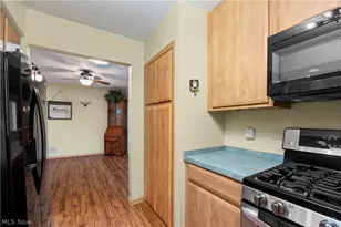 5214 Parkhurst Dr, Sheffield Village, OH 44054 - Photo 13