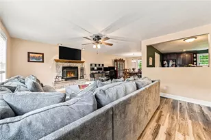 2043 N Park Ln, Roaming Shores, OH 44084 - Photo 17