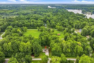 2043 N Park Ln, Roaming Shores, OH 44084 - Photo 3