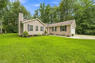 2043 N Park Ln, Roaming Shores, OH 44084 - Photo 7